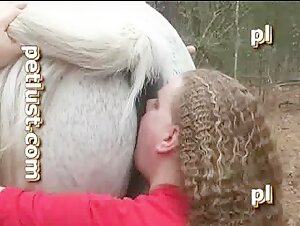 Download free porn sex she really wants to suck this horse's snout. 
